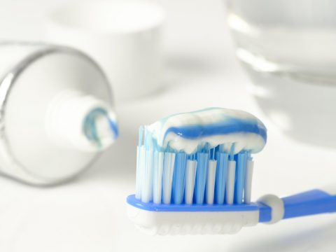 Consejos para mantener sanos dientes y encias